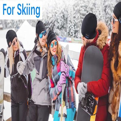 De muziek geniet Beaine-van Hoed met Spreker voor de Wintersport het Ski?en het Lopende Beklimmen